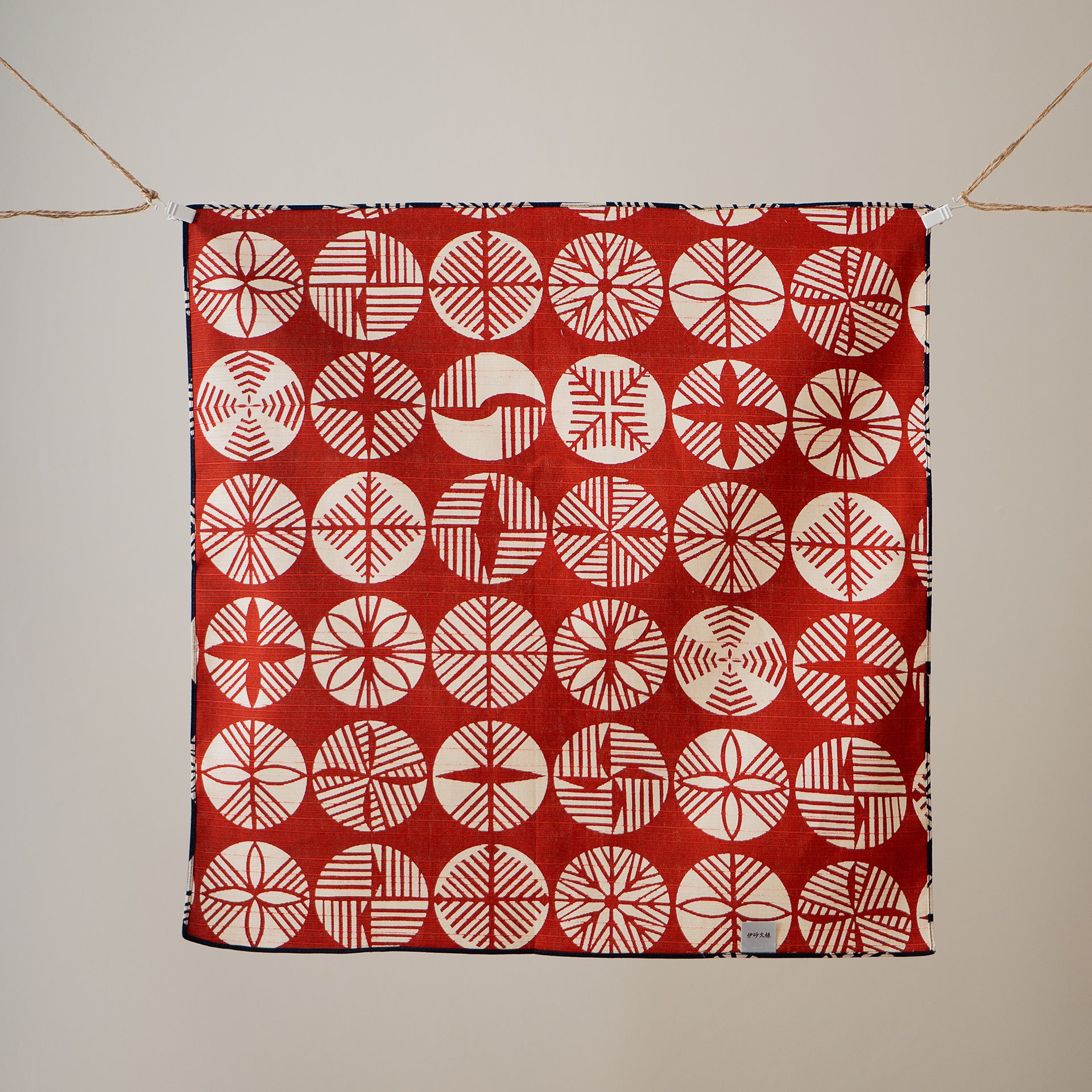 Studio Sakana - Isa monyo Reversible Pine Navy Blue/Red Furoshiki