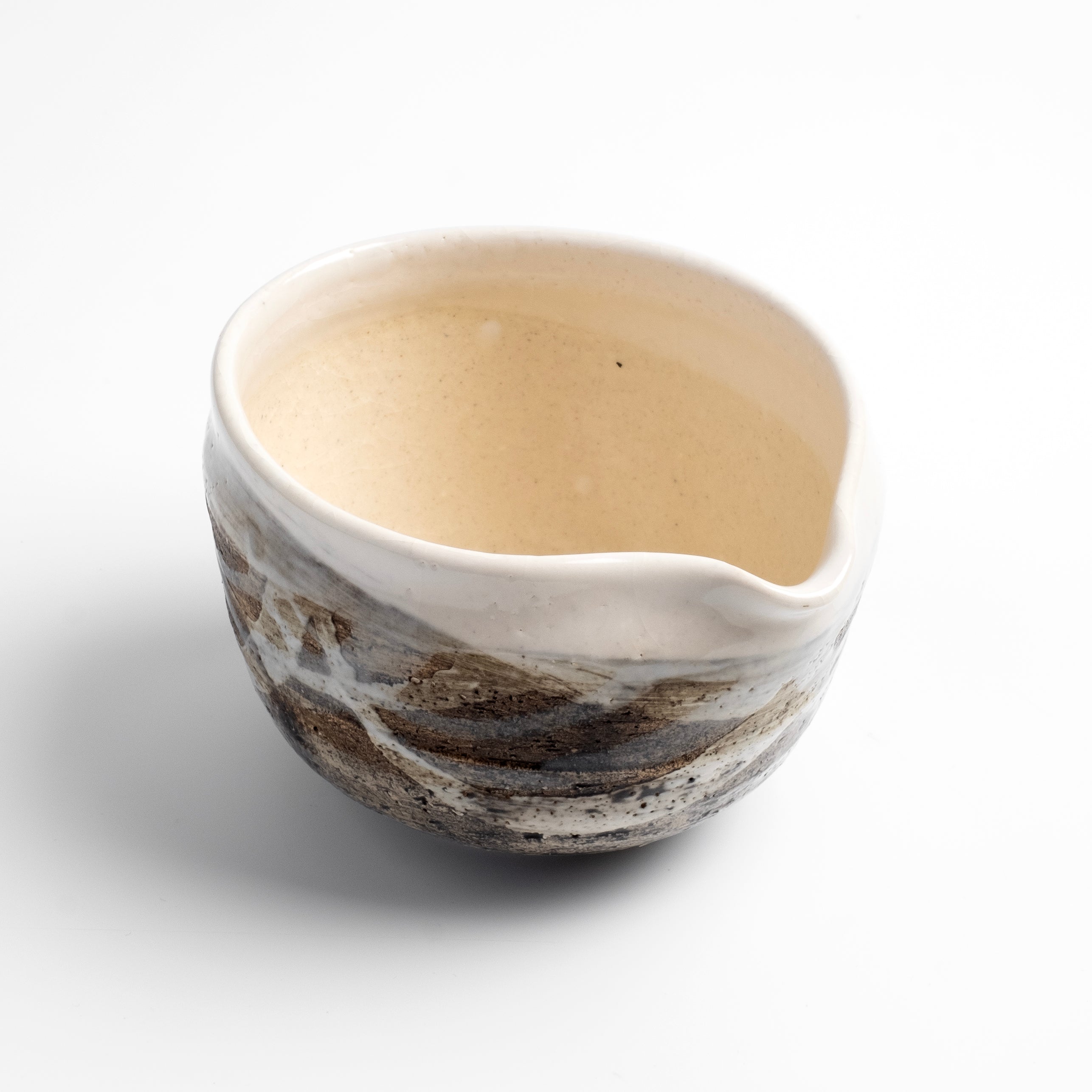 Tsuchi no Yuki Matcha Bowl with Spout - Snow