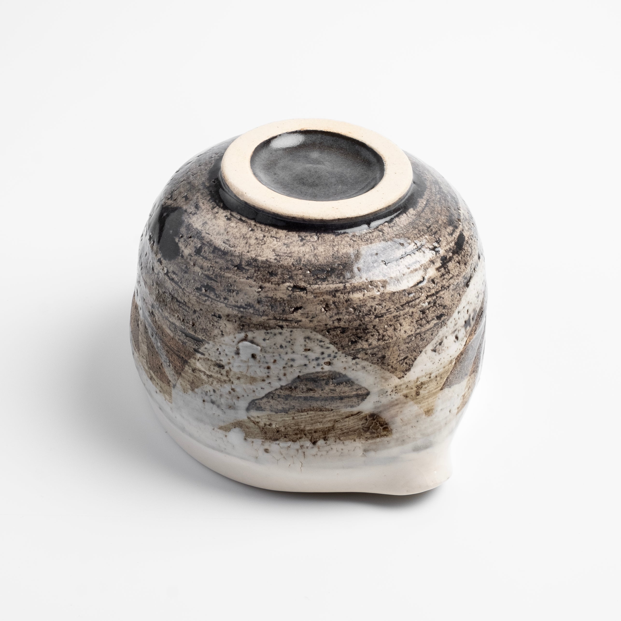 Tsuchi no Yuki Matcha Bowl with Spout - Snow