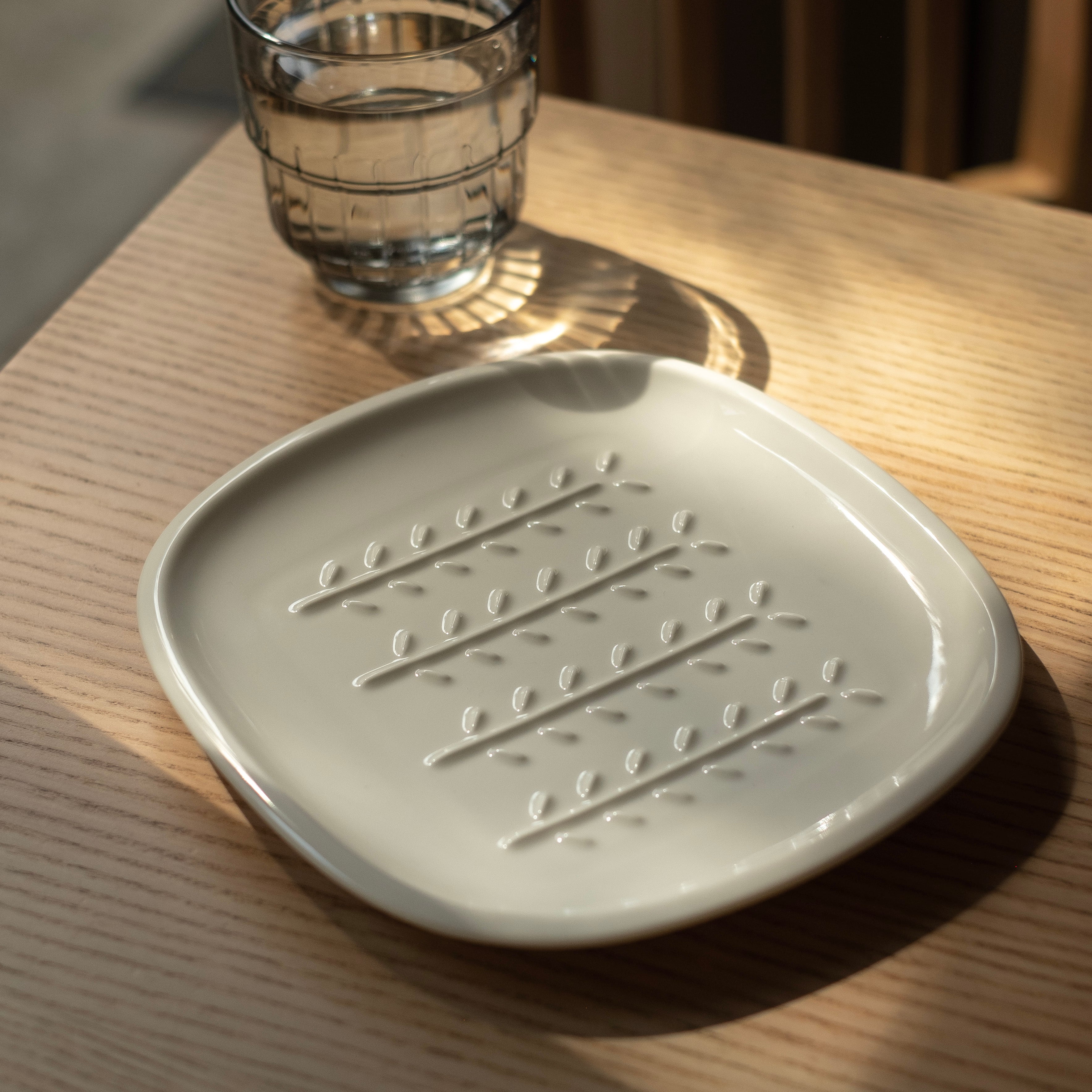 Crust Plate 19 cm - White