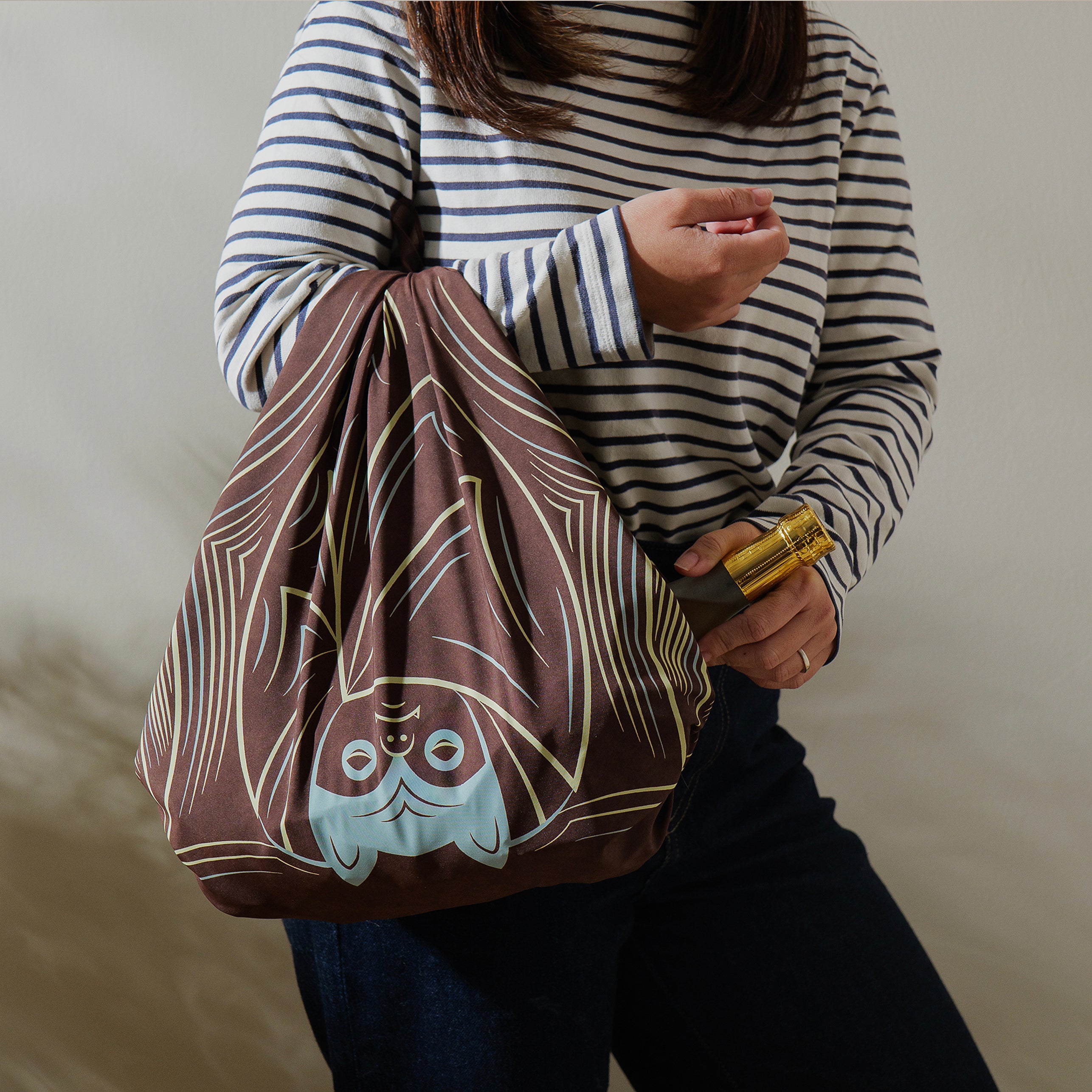 Studio Sakana - Hanging Cochae Water-Repellent Bat Dark Brown Furoshiki