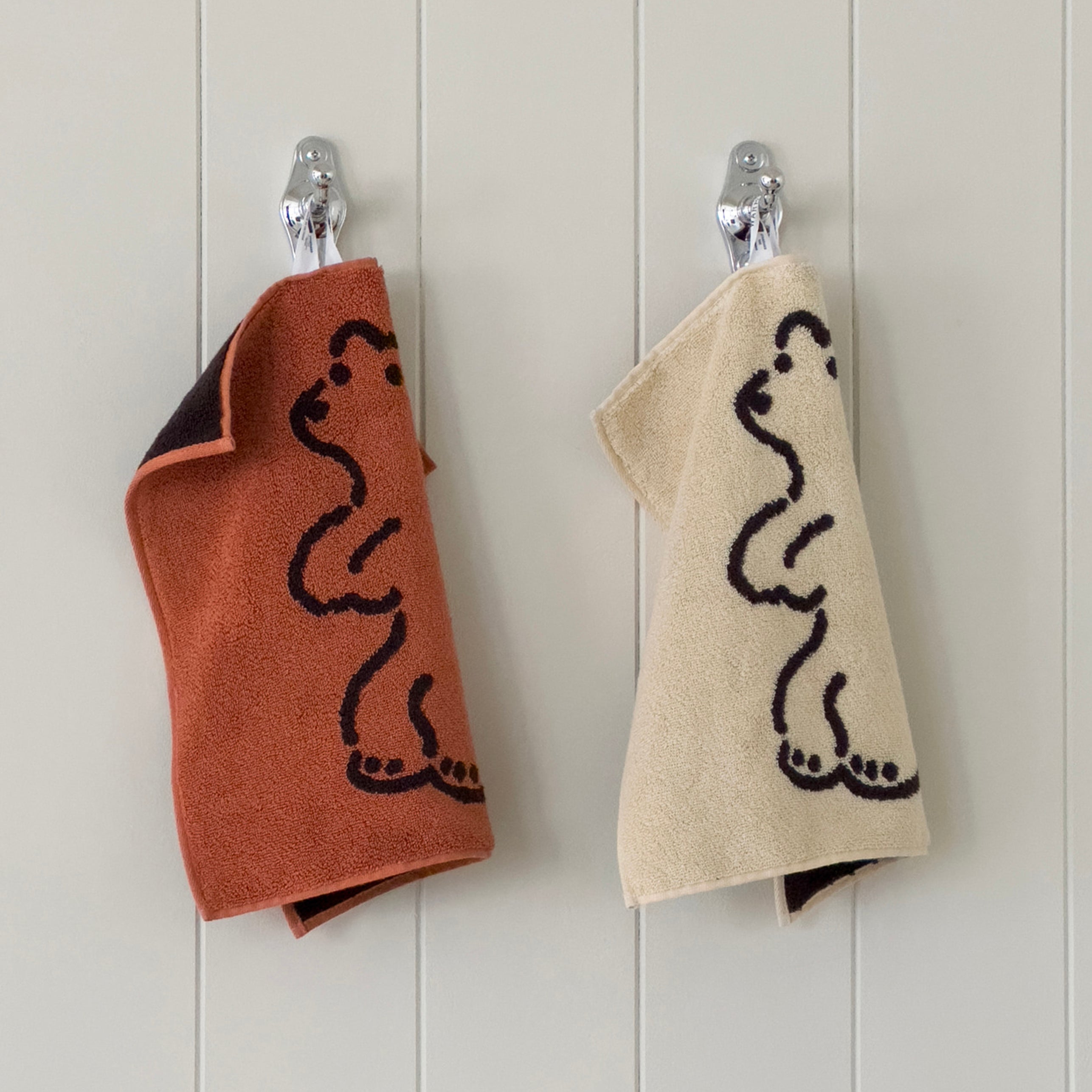 Huggy Bear Hand Towel Brick - 34cm