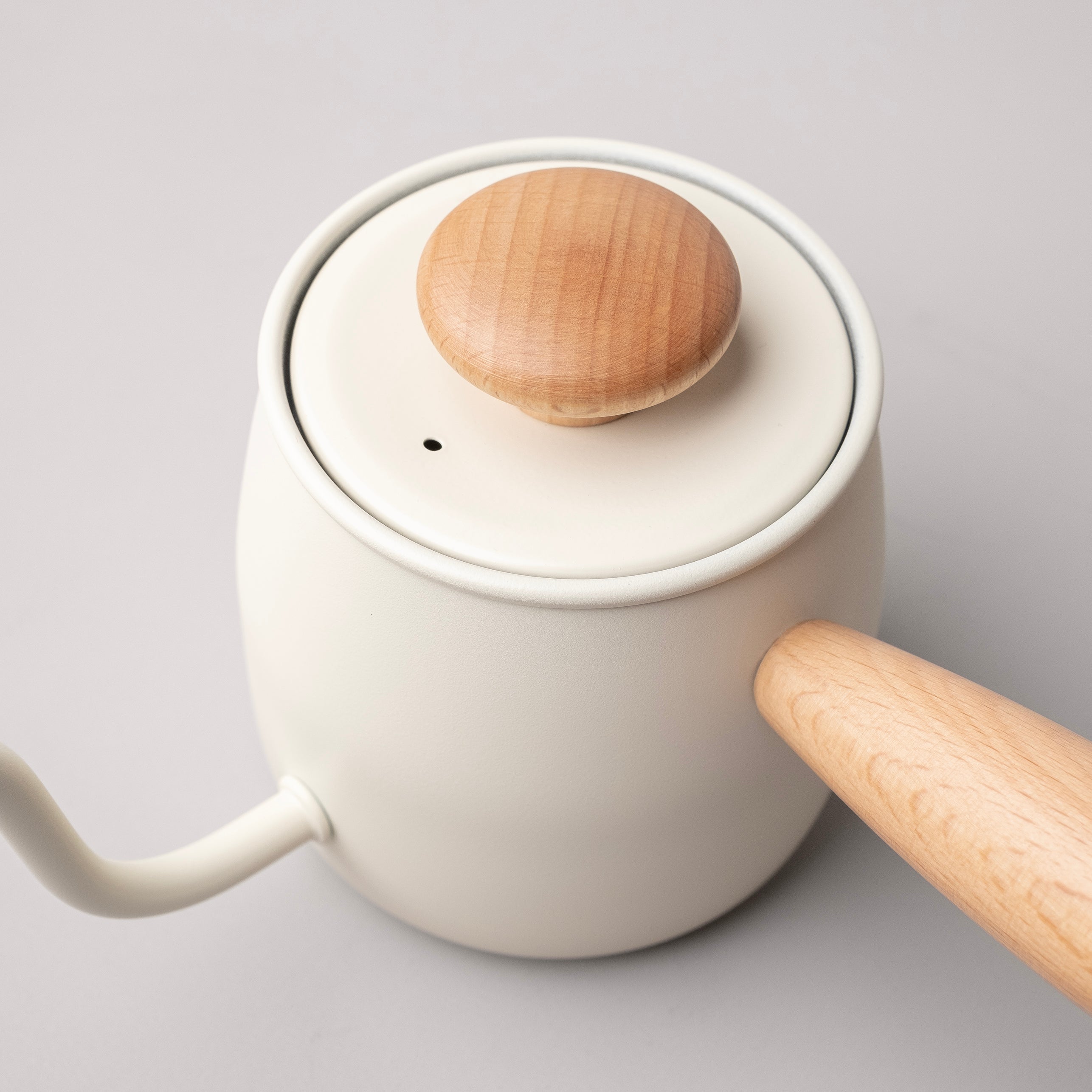 Miyaco Single Drip Kettle - Matt White with Birch Wood